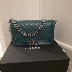 Chanel Boy bag in chevron quilted leather with silver